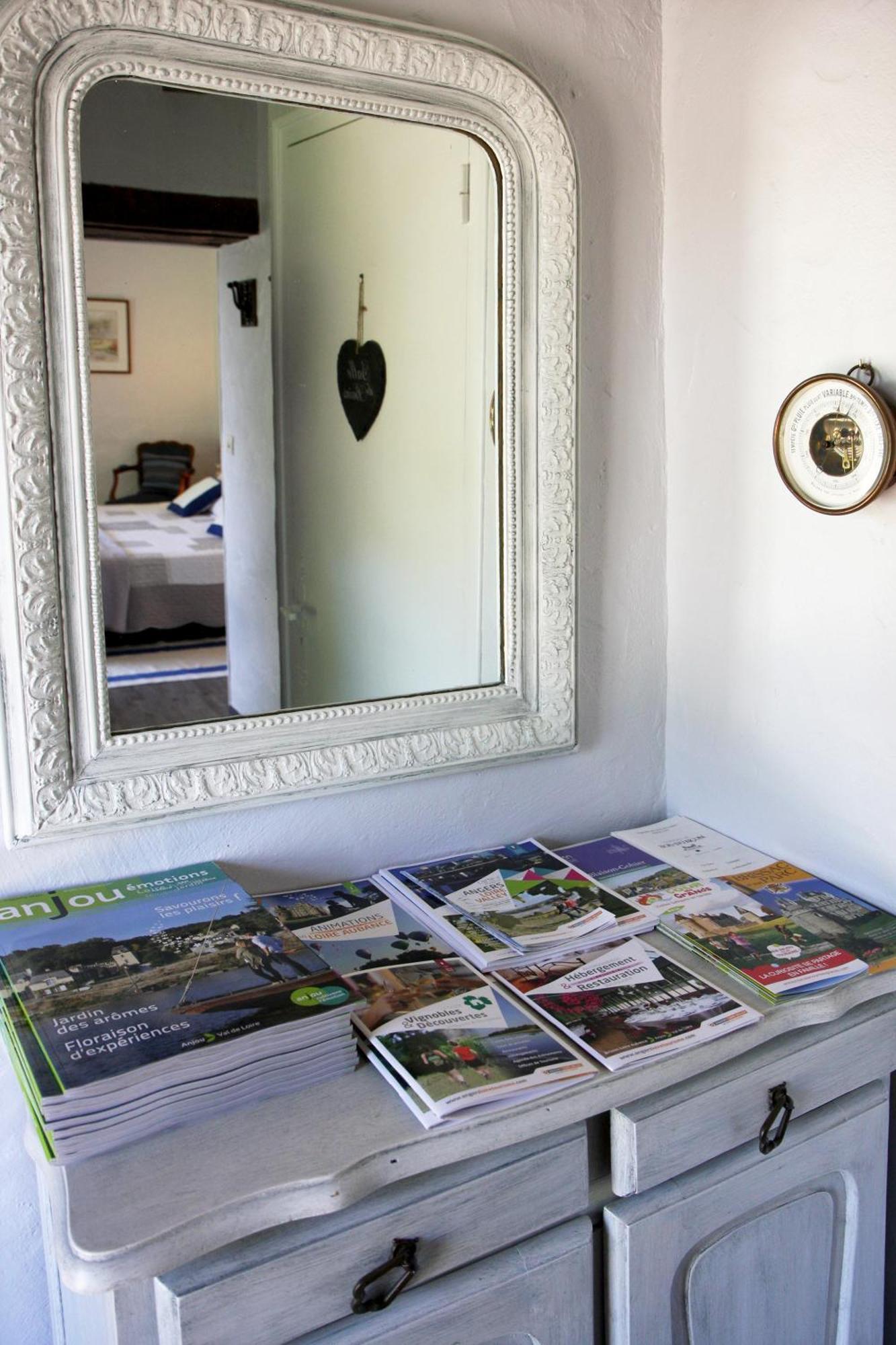 Bed and Breakfast La Butte De Gohier Blaison Exterior foto