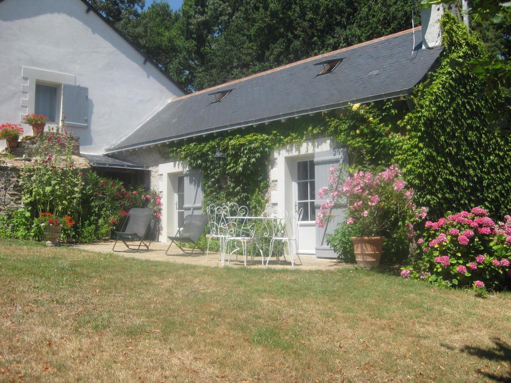 Bed and Breakfast La Butte De Gohier Blaison Exterior foto